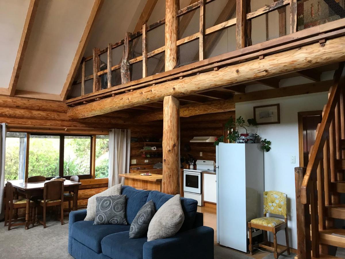 מסטרטון Tree Hut Cottage מראה חיצוני תמונה