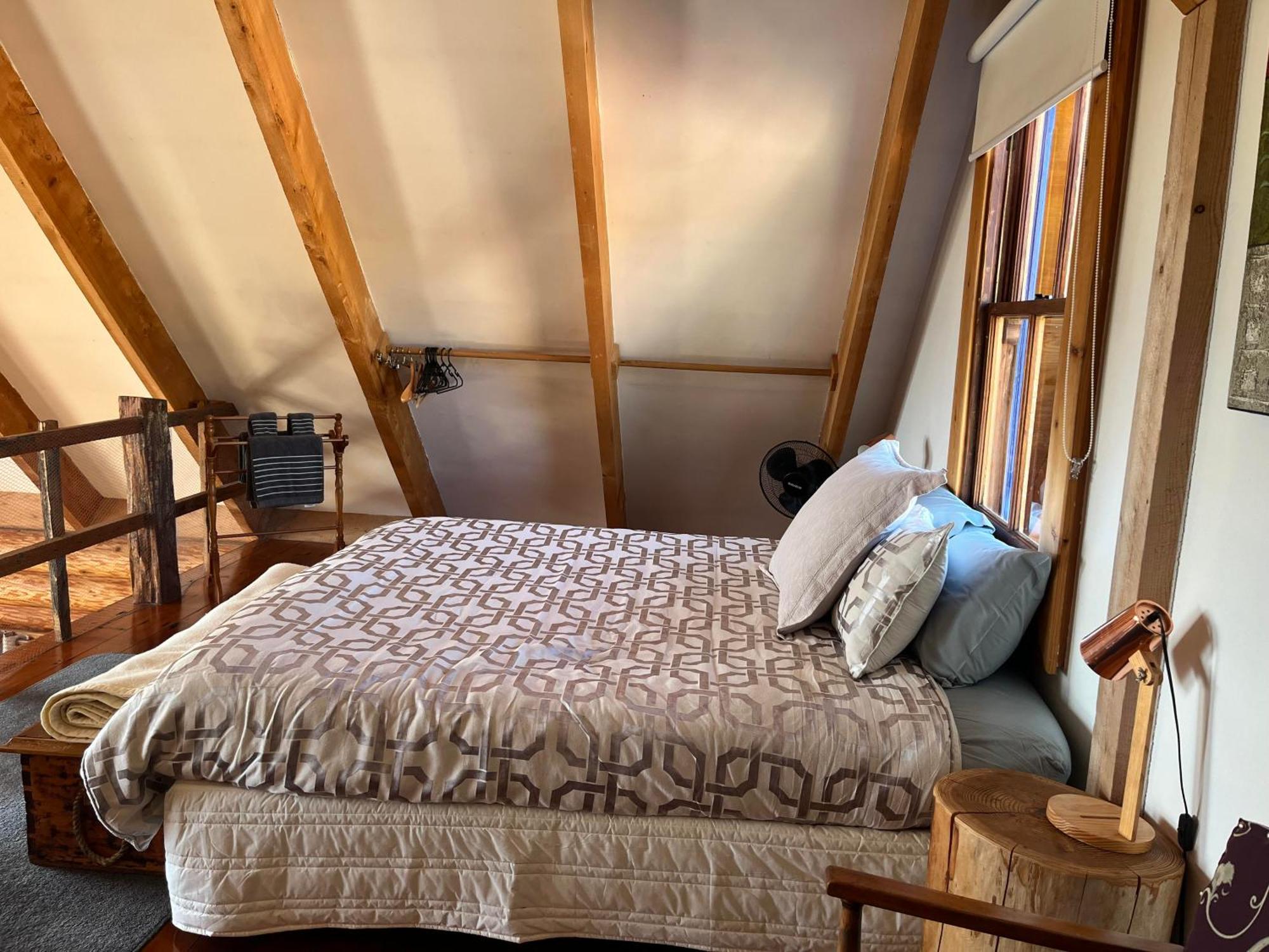 מסטרטון Tree Hut Cottage מראה חיצוני תמונה